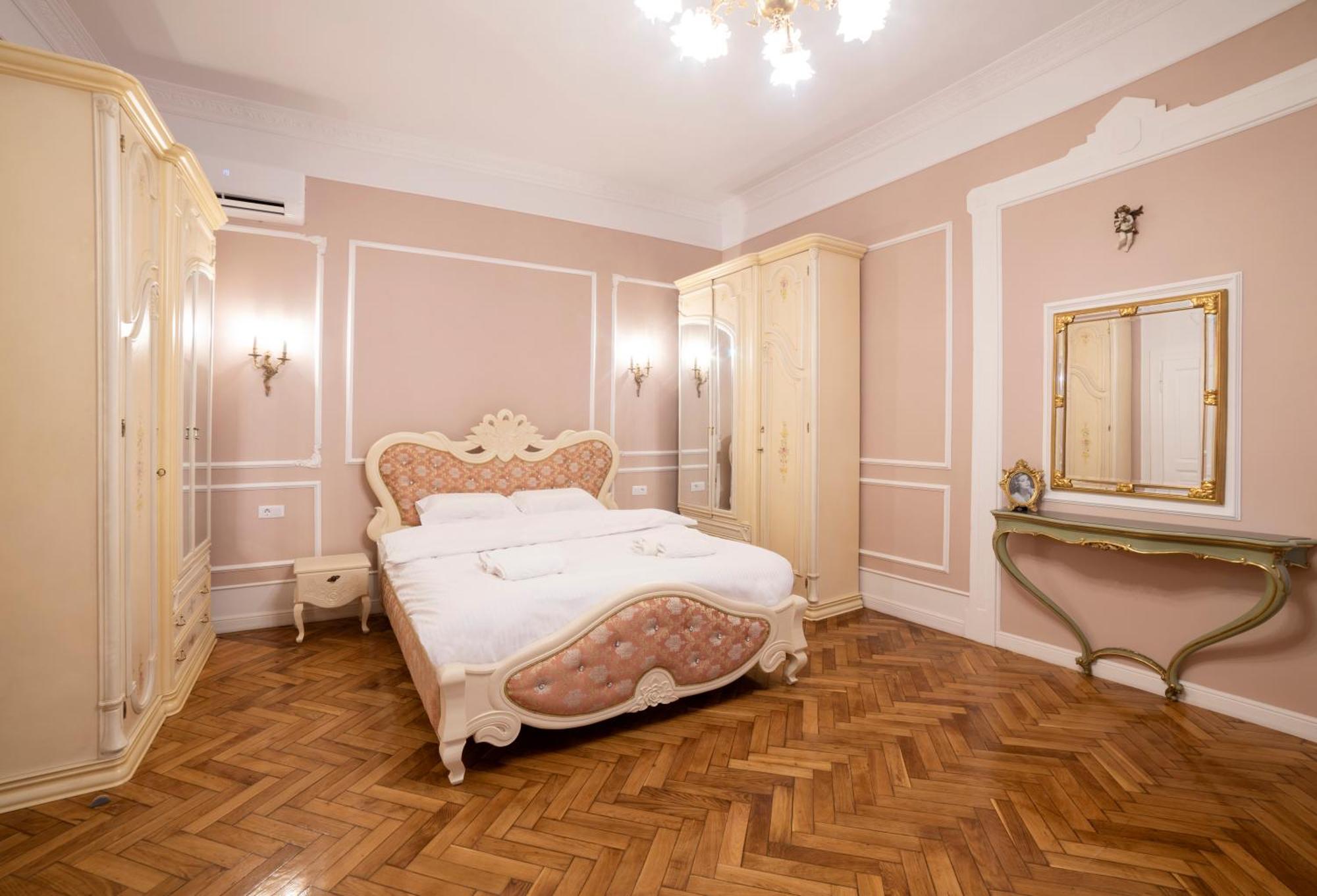 Aesthetic Pleasure - Central Downtown Apartments ออราแด ภายนอก รูปภาพ