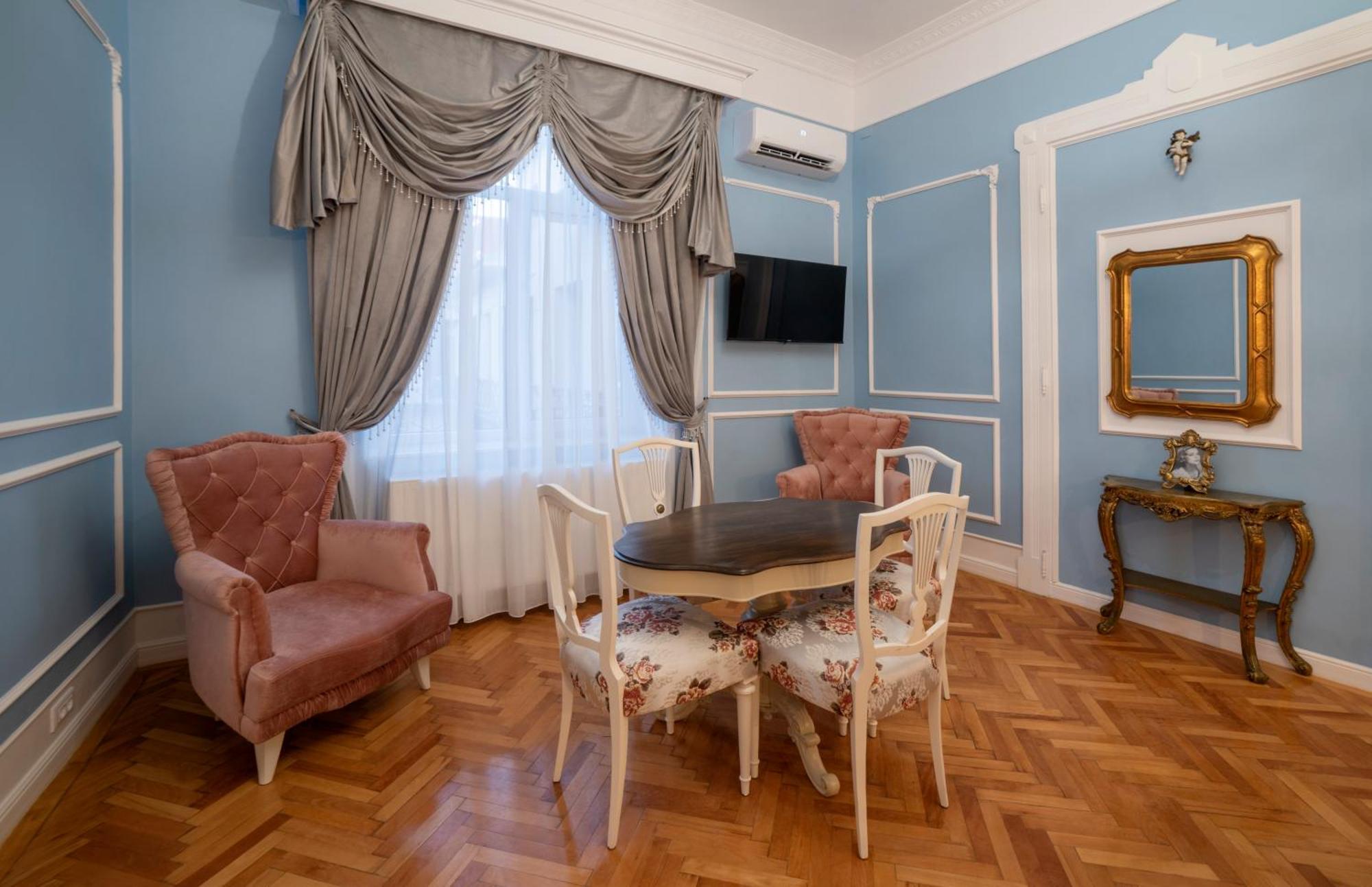 Aesthetic Pleasure - Central Downtown Apartments ออราแด ภายนอก รูปภาพ