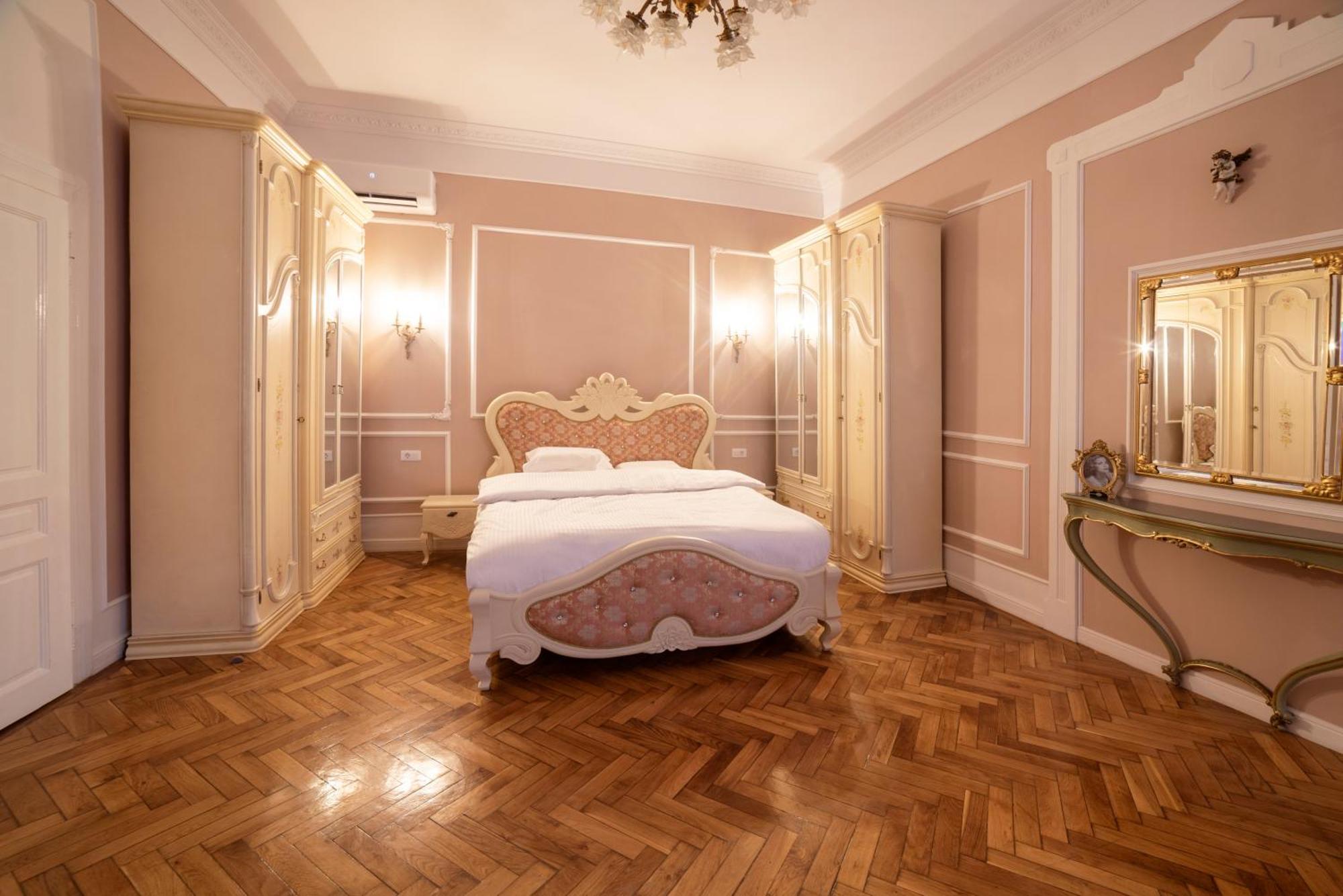 Aesthetic Pleasure - Central Downtown Apartments ออราแด ภายนอก รูปภาพ